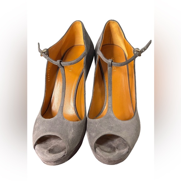 GUCCI T- Strap Platform Grey Suede Peep Toe Pumps - Size IT 37.5 | US 7.5 - Picture 9 of 16